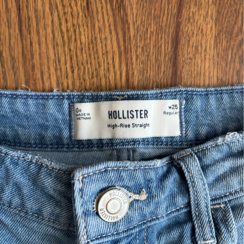 Hollister Classic Blue Denim Jeans - Picture 3 of 5